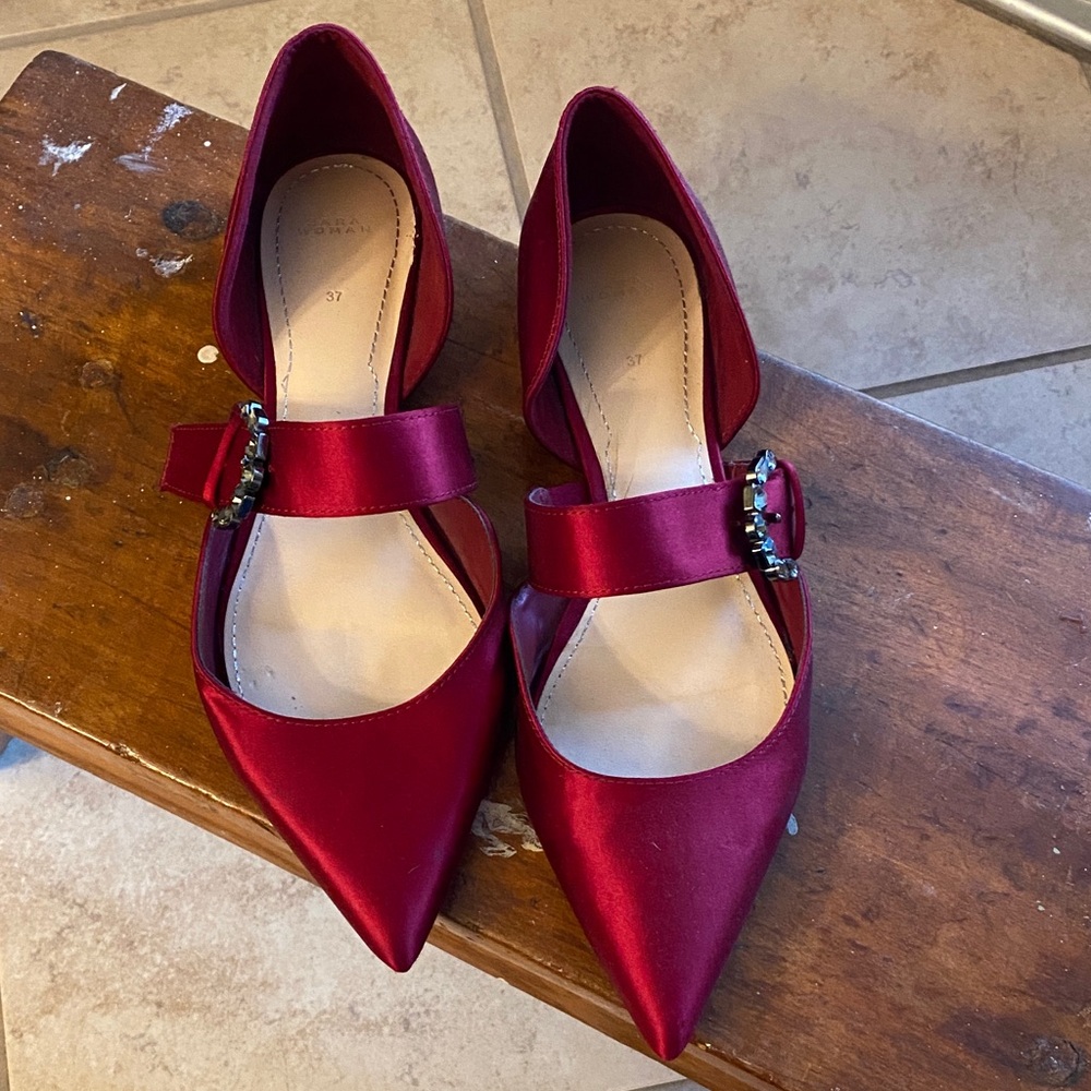 ZARA beautiful Red Satin Women's Flat Shoes